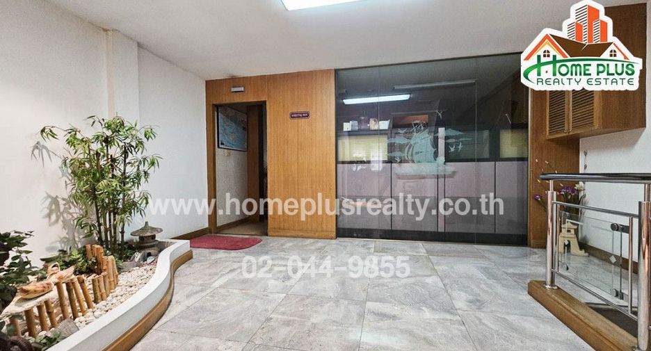 For sale 1 bed retail Space in Khan Na Yao, Bangkok