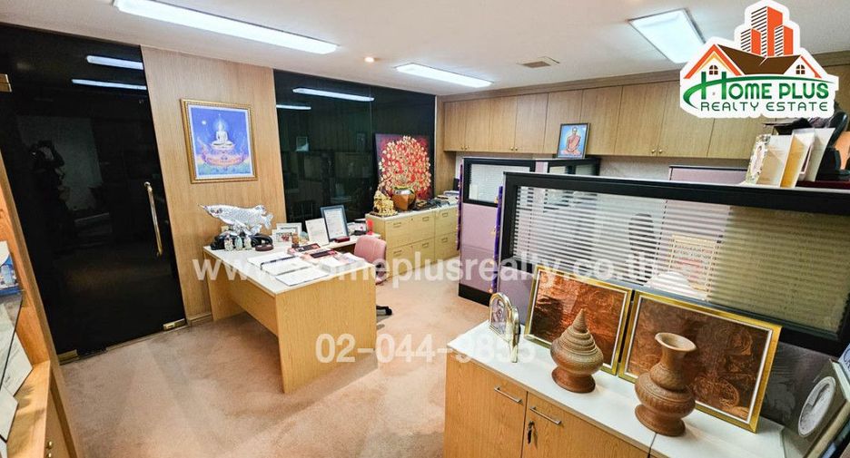 For sale 1 bed retail Space in Khan Na Yao, Bangkok