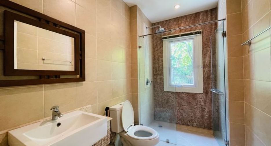 À louer 3 chambres maison à Bang Lamung, Chonburi