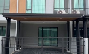 For rent 3 bed townhouse in Bang Phli, Samut Prakan