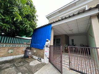 For sale 3 bed townhouse in Mueang Pathum Thani, Pathum Thani