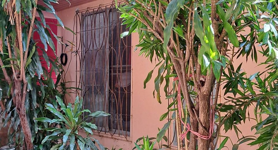 For rent そして for sale 2 ベッドルーム house in Huai Khwang, Bangkok