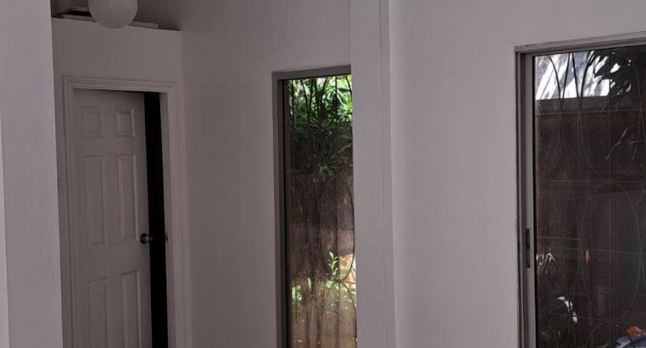 For rent そして for sale 2 ベッドルーム house in Huai Khwang, Bangkok