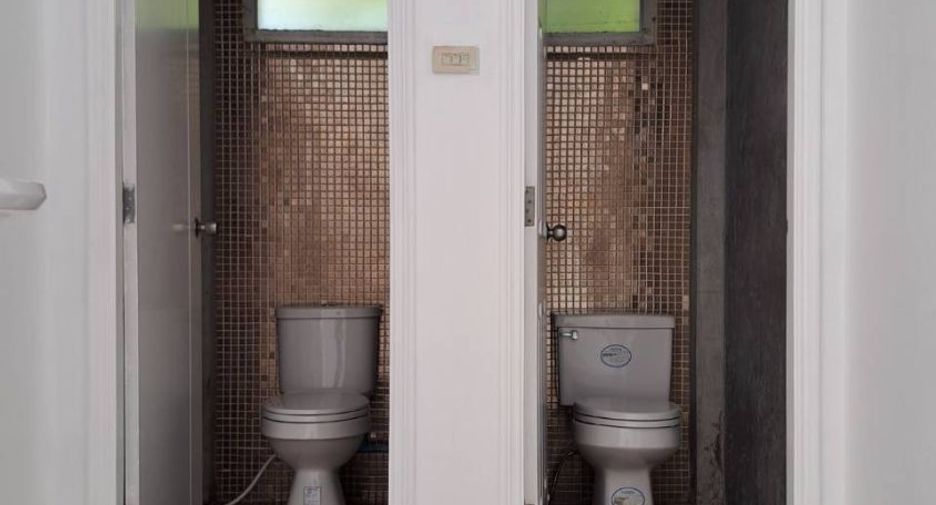 For rent そして for sale 2 ベッドルーム house in Huai Khwang, Bangkok