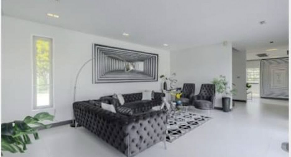 For rent 4 bedrooms house in Suan Luang, Bangkok