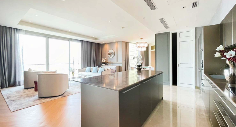 For sale 6 bedrooms condo in Khlong San, Bangkok