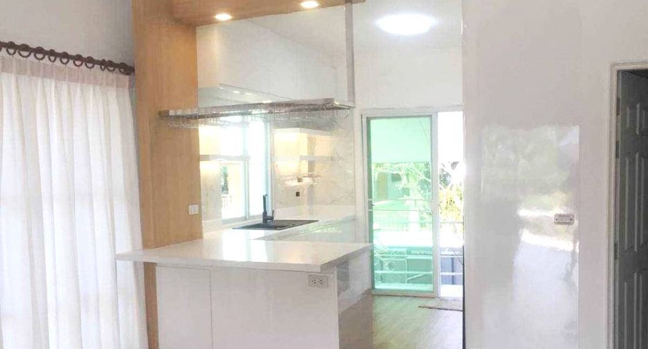 Casa en alquiler y en venta de 7 habitaciones en Bang Lamung, Chonburi