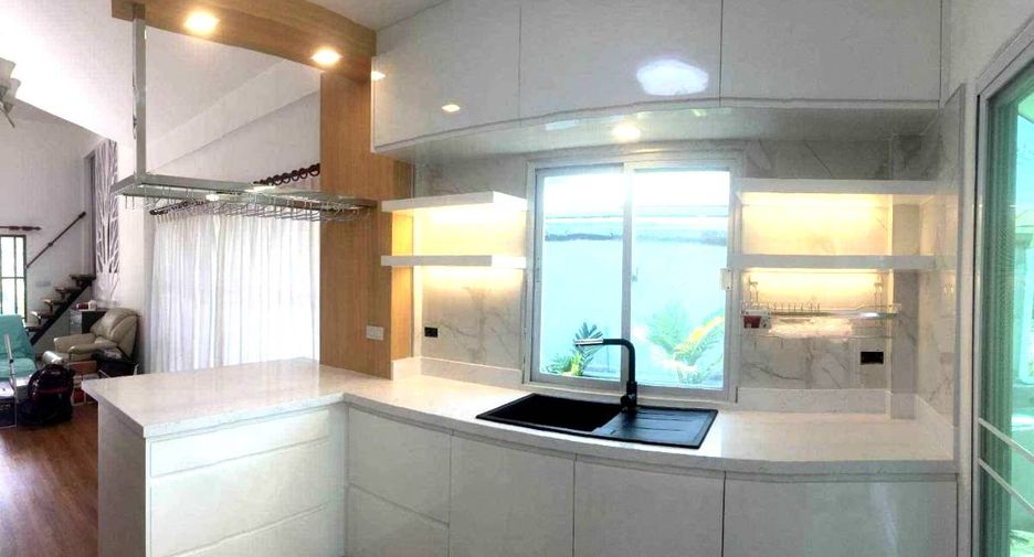 Casa en alquiler y en venta de 7 habitaciones en Bang Lamung, Chonburi