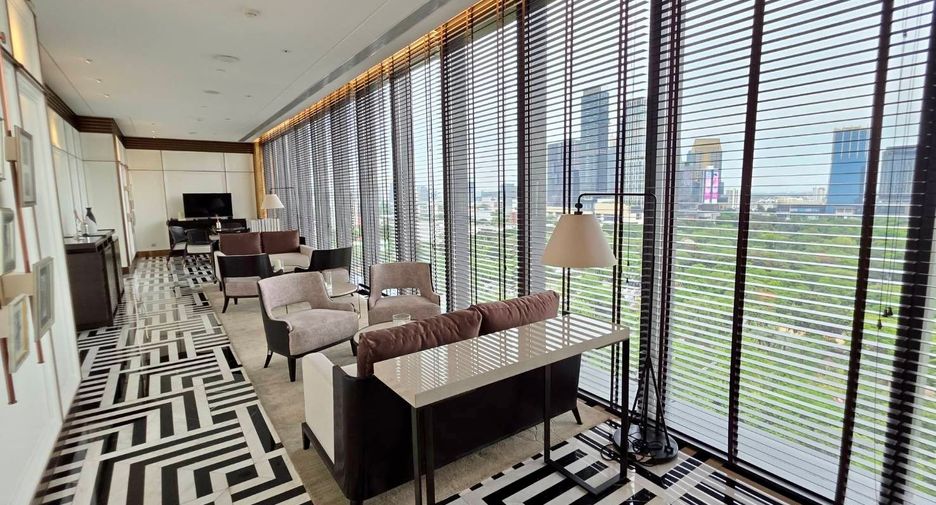 For rent and for sale 3 bedrooms condo in Pathum Wan, Bangkok