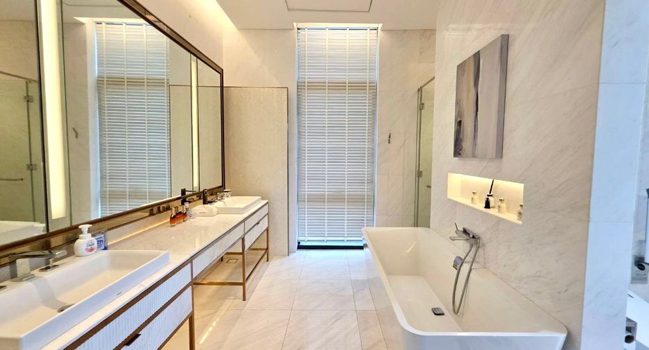 For rent and for sale 3 bedrooms condo in Pathum Wan, Bangkok