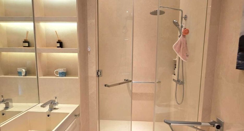 For rent and for sale 3 bedrooms condo in Pathum Wan, Bangkok