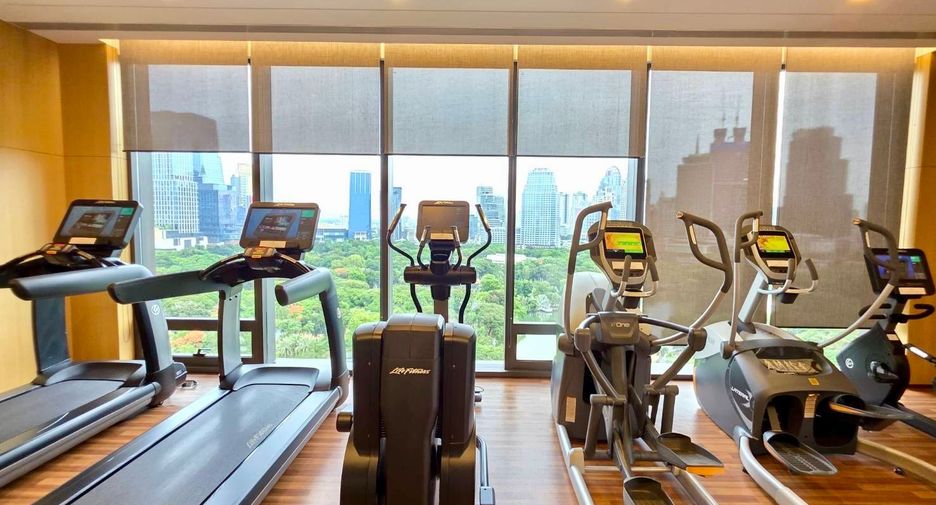 For rent and for sale 3 bedrooms condo in Pathum Wan, Bangkok