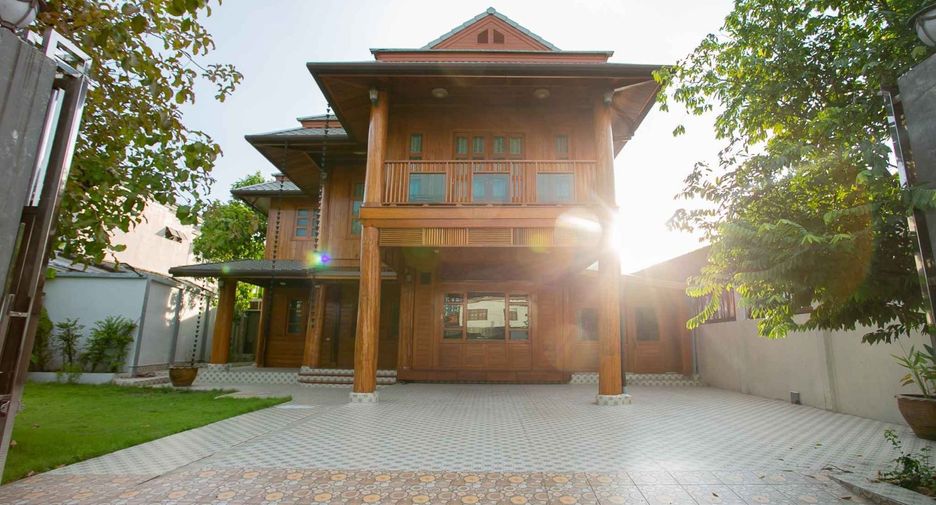 Haus zum Kauf mit 3 Zimmer in Huai Khwang, Bangkok