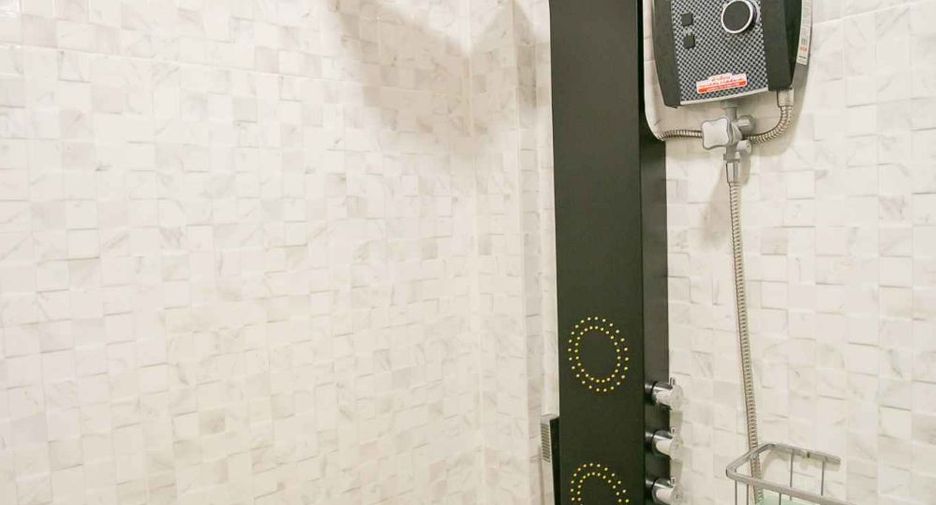 Haus zum Kauf mit 3 Zimmer in Huai Khwang, Bangkok
