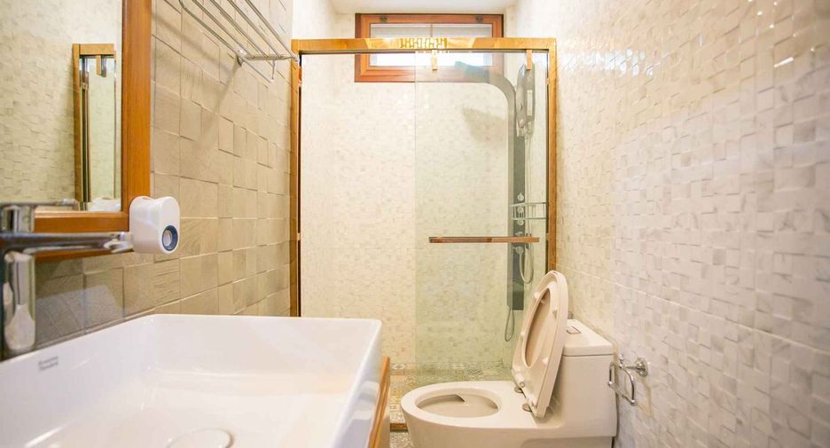 Haus zum Kauf mit 3 Zimmer in Huai Khwang, Bangkok
