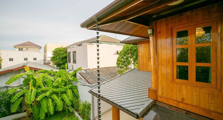 Haus zum Kauf mit 3 Zimmer in Huai Khwang, Bangkok