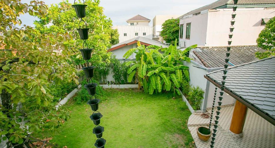 Haus zum Kauf mit 3 Zimmer in Huai Khwang, Bangkok
