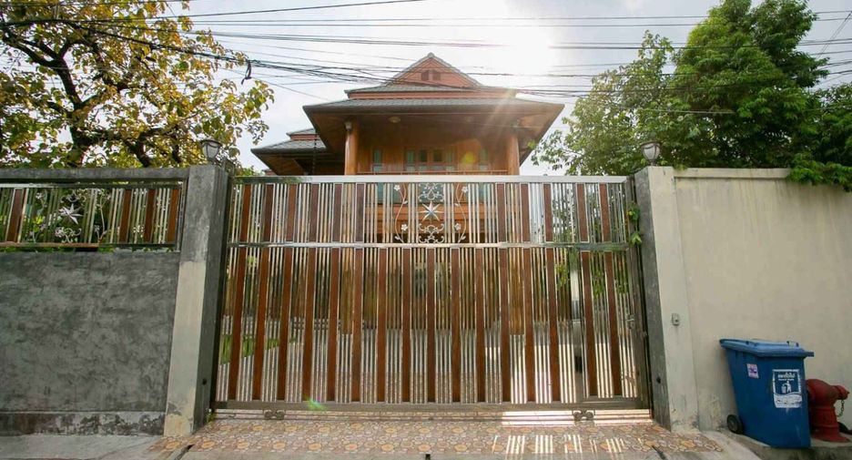 Haus zum Kauf mit 3 Zimmer in Huai Khwang, Bangkok