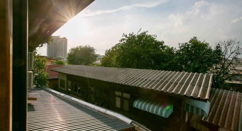 Haus zum Kauf mit 3 Zimmer in Huai Khwang, Bangkok
