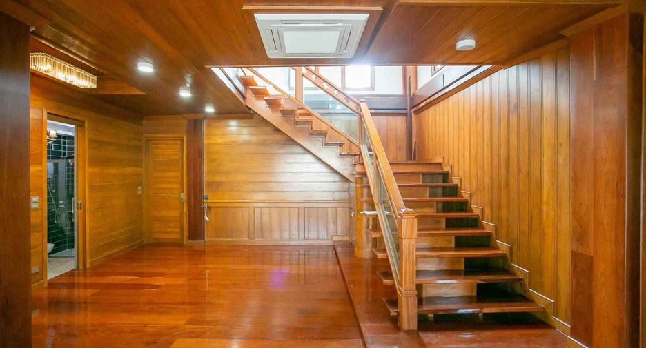 Haus zum Kauf mit 3 Zimmer in Huai Khwang, Bangkok