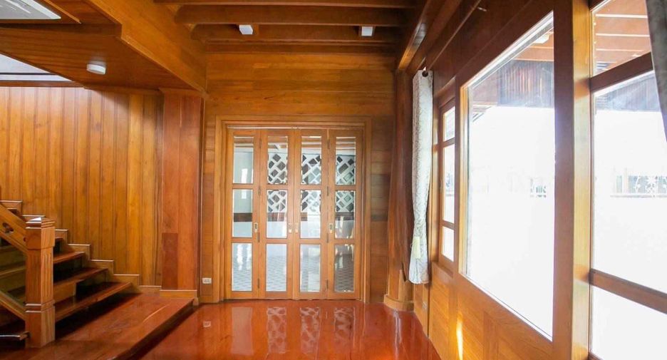 Haus zum Kauf mit 3 Zimmer in Huai Khwang, Bangkok