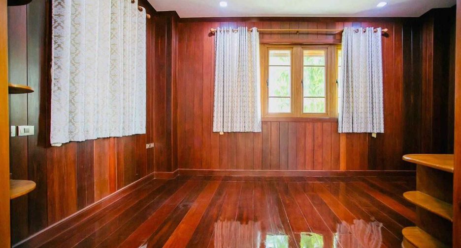 Haus zum Kauf mit 3 Zimmer in Huai Khwang, Bangkok