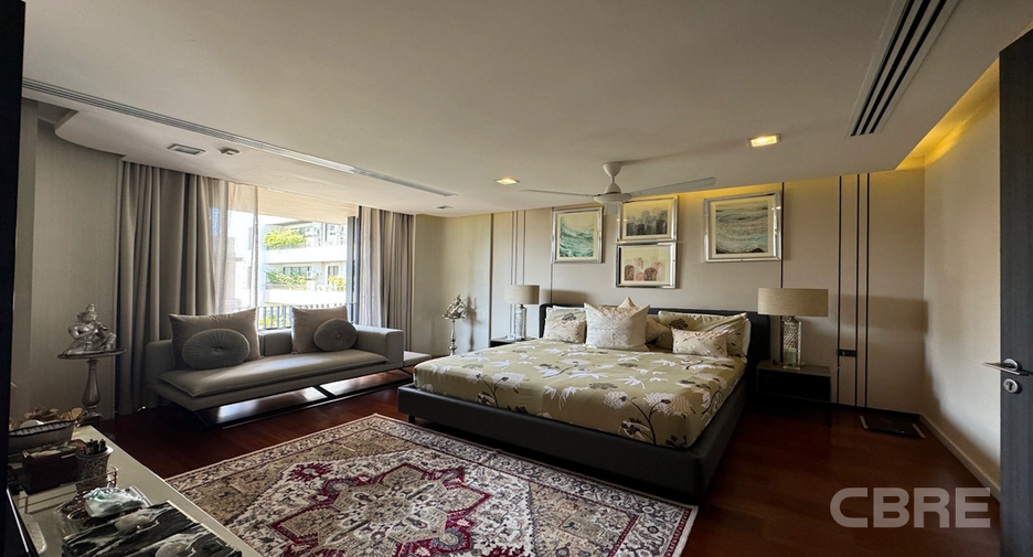 For sale 4 bedrooms house in Watthana, Bangkok