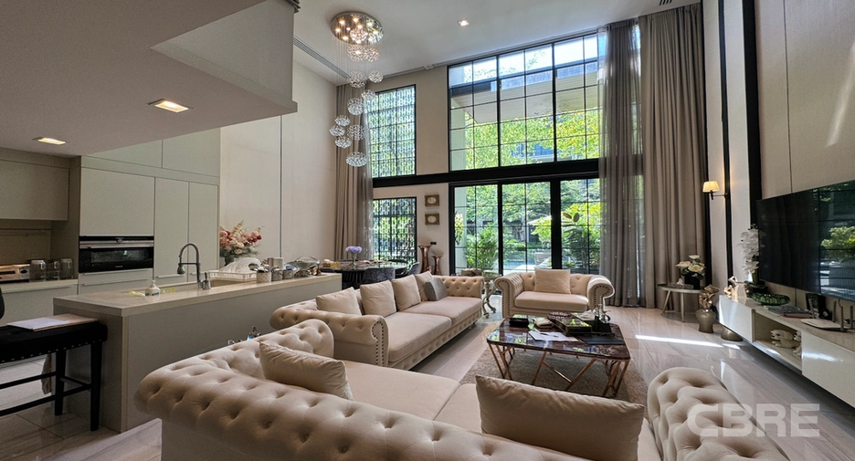 For sale 4 bedrooms house in Watthana, Bangkok