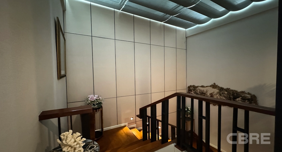 For sale 4 bedrooms house in Watthana, Bangkok