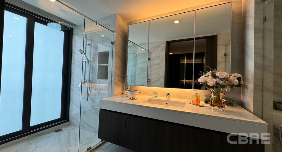 For sale 4 bedrooms house in Watthana, Bangkok