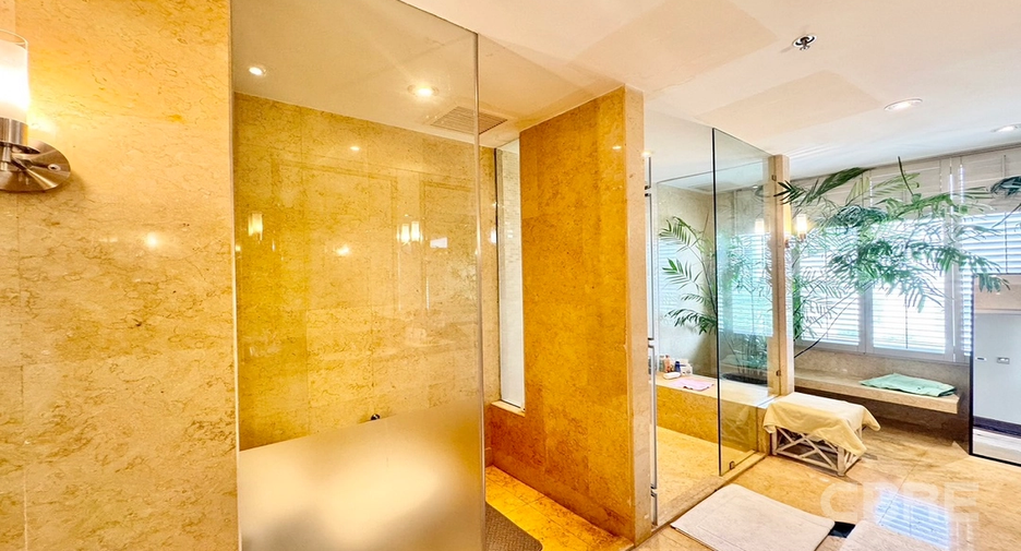 For sale 3 bedrooms condo in Pathum Wan, Bangkok