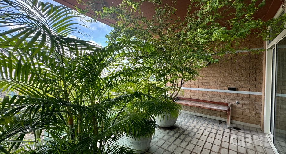 For sale 3 bedrooms condo in Pathum Wan, Bangkok