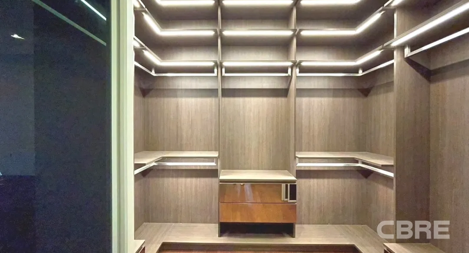 À vendre 3 chambres condo à Khlong Toei, Bangkok