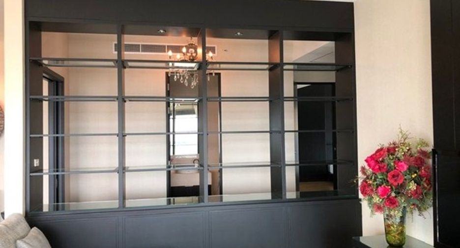 For rent 3 bedrooms condo in Khlong Toei, Bangkok
