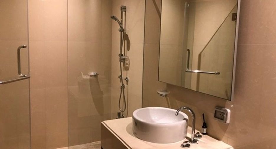 For rent 3 bedrooms condo in Khlong Toei, Bangkok