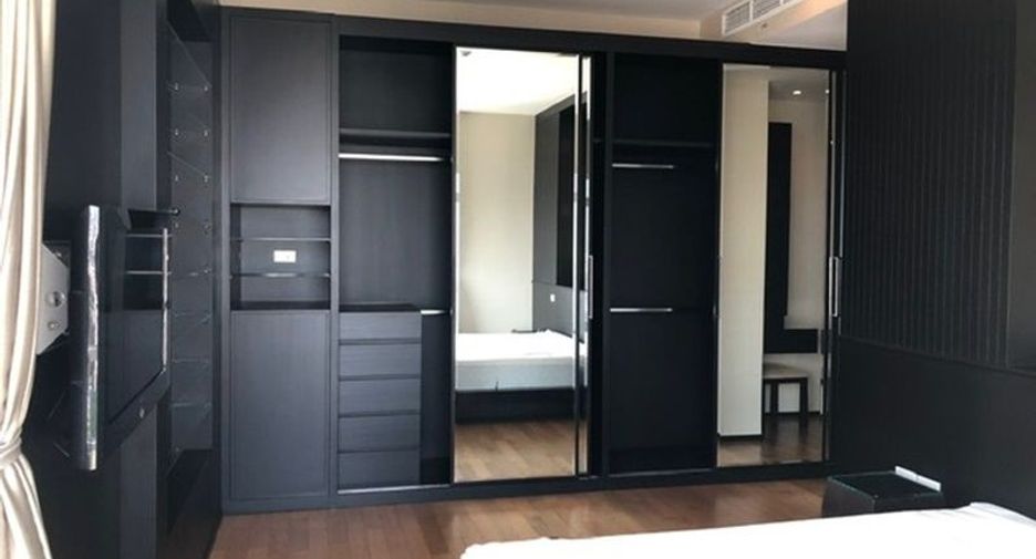 For rent 3 bedrooms condo in Khlong Toei, Bangkok