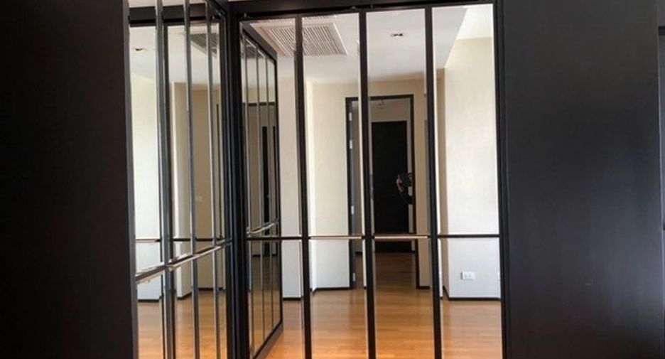 For rent 3 bedrooms condo in Khlong Toei, Bangkok