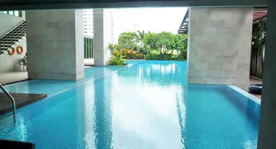 For rent 3 bedrooms condo in Khlong Toei, Bangkok