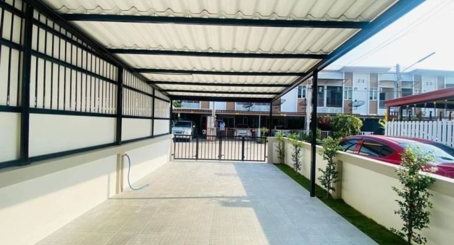 Продажа 2 спальни дом в Si Racha, Чонбури