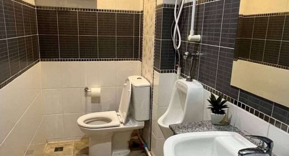 For sale 4 bedrooms house in Si Racha, Chonburi