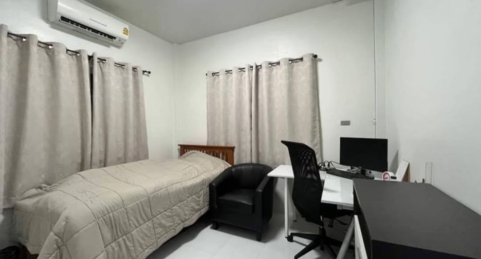 For sale 4 bedrooms house in Si Racha, Chonburi