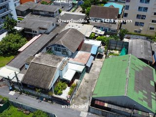 For sale 3 Beds house in Dusit, Bangkok