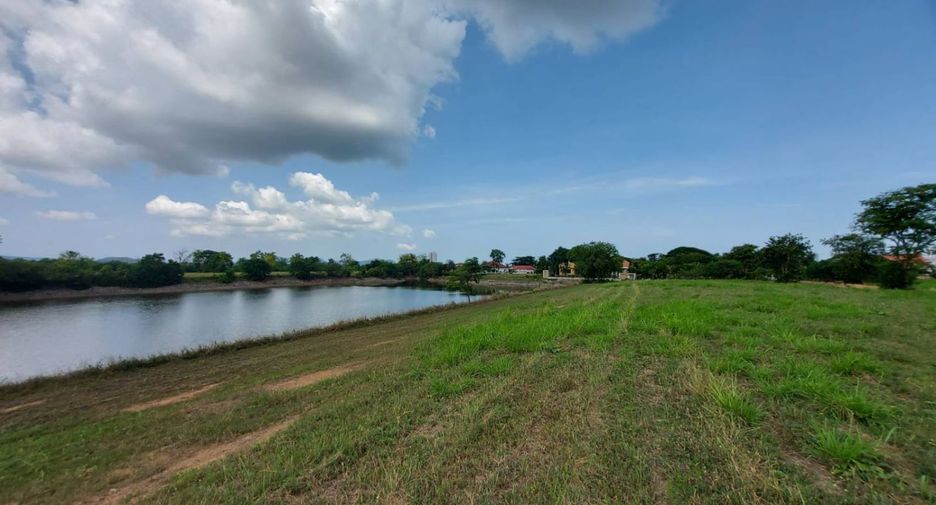 À vendre terrain à Bang Lamung, Chonburi