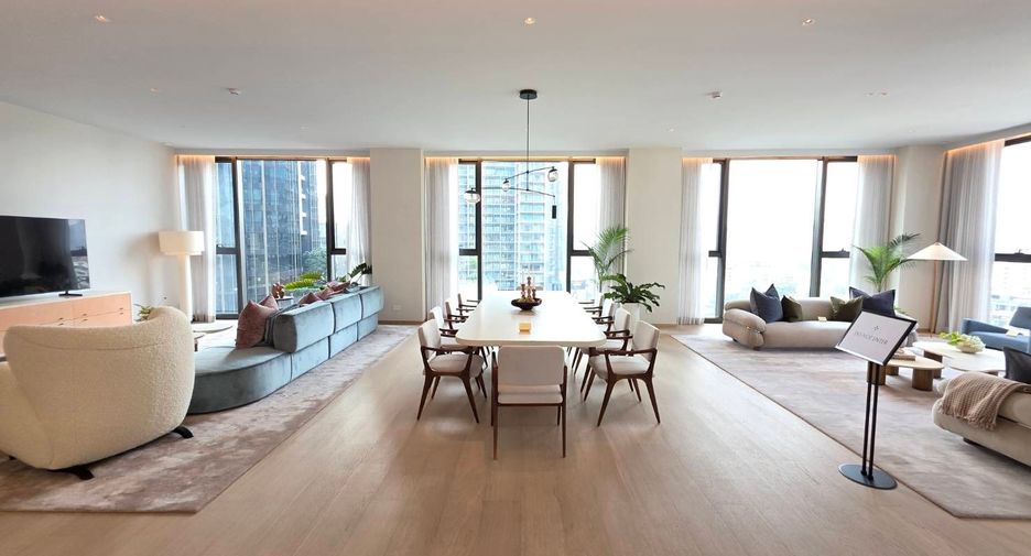 For sale 4 bedrooms condo in Khlong Toei, Bangkok
