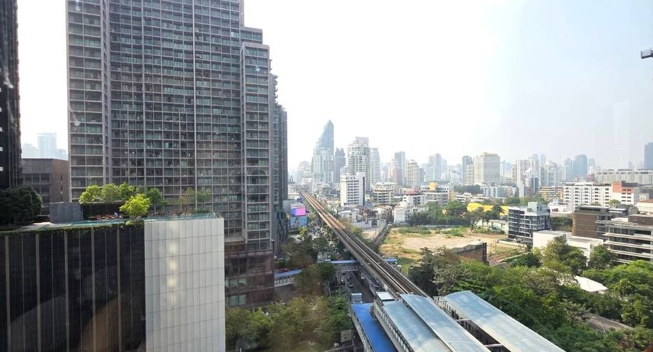 For sale 4 bedrooms condo in Khlong Toei, Bangkok