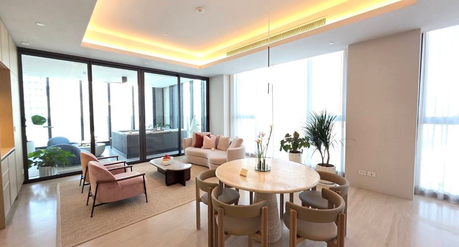 For sale 4 bedrooms condo in Khlong Toei, Bangkok