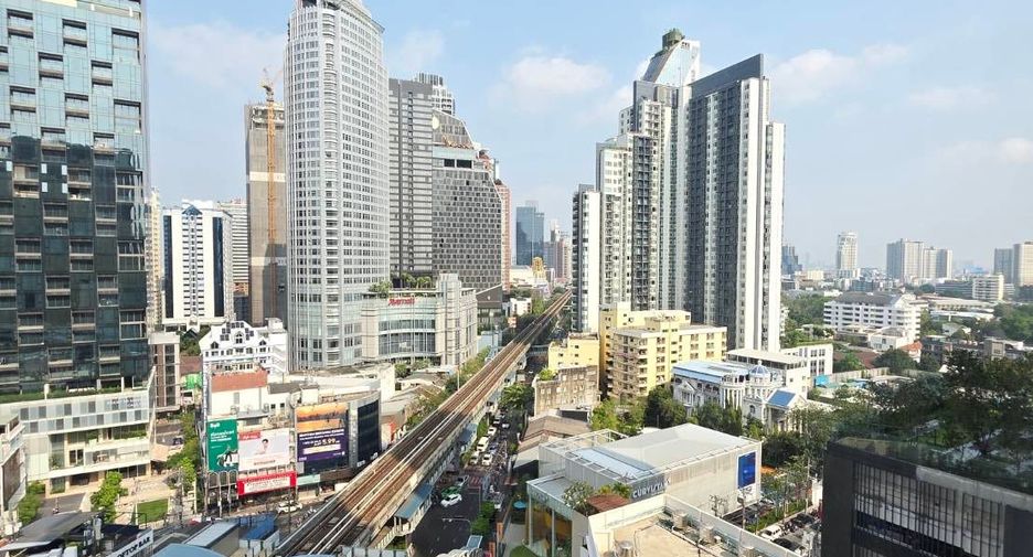 For sale 4 bedrooms condo in Khlong Toei, Bangkok