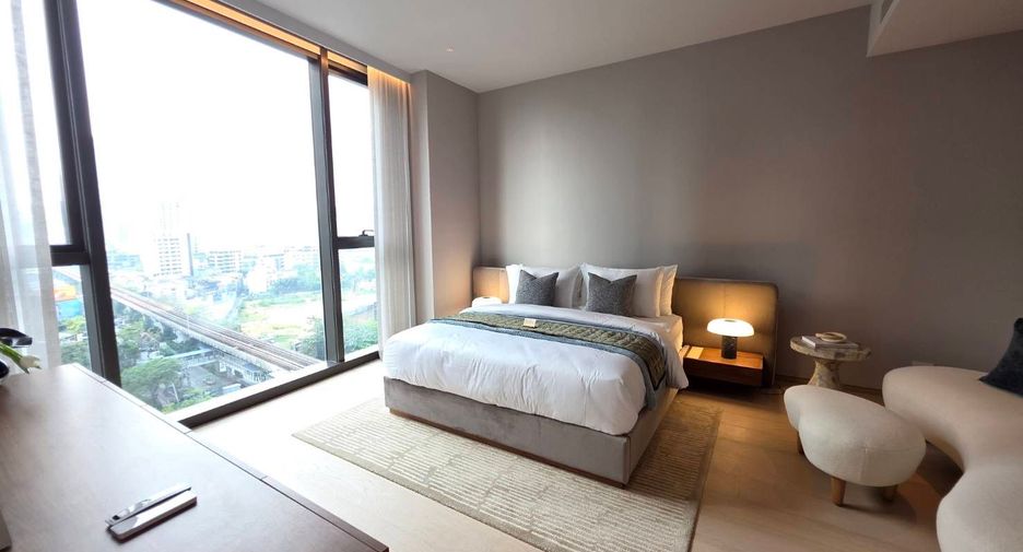For sale 4 bedrooms condo in Khlong Toei, Bangkok