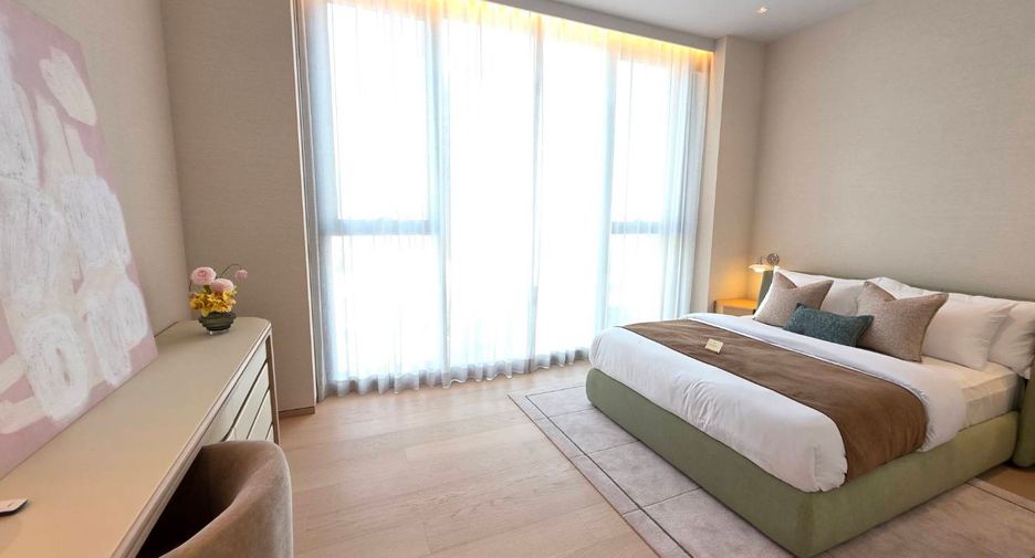 For sale 4 bedrooms condo in Khlong Toei, Bangkok
