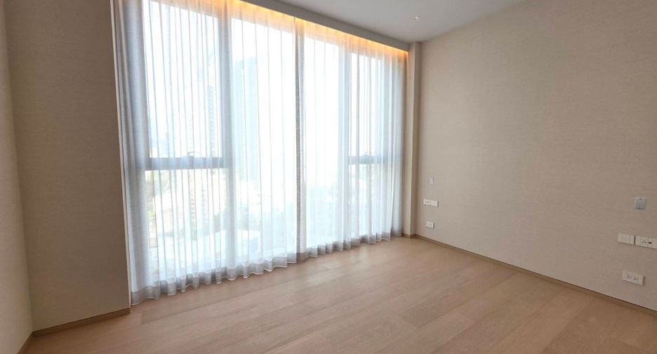 For sale 4 bedrooms condo in Khlong Toei, Bangkok